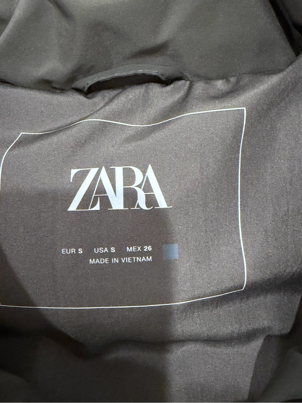 Zara women's Puffer Vest - Olive Green - Picture 2 of 5